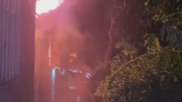 Hatay'da müstakil ev yangında tamamen yandı