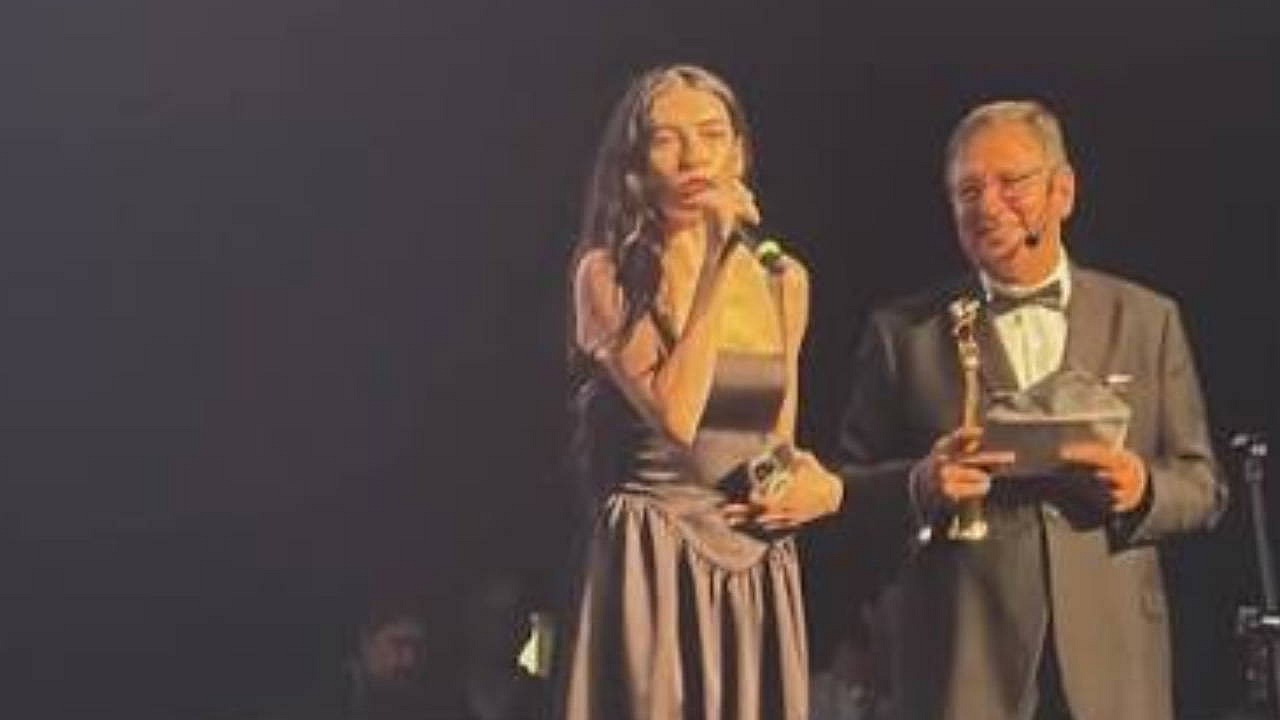 Hazar Ergüçlü, Soma'daki madenci cinayetlerine dikkat çekti