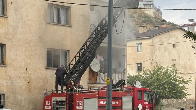 Hizan'da yangın paniği: Can kaybı yok, evde hasar var