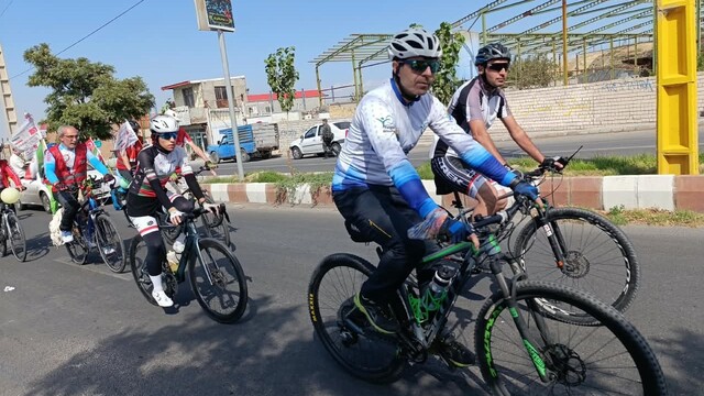 İran'da öldürülen öğrenciler için 2 bin 865 kilometre pedal