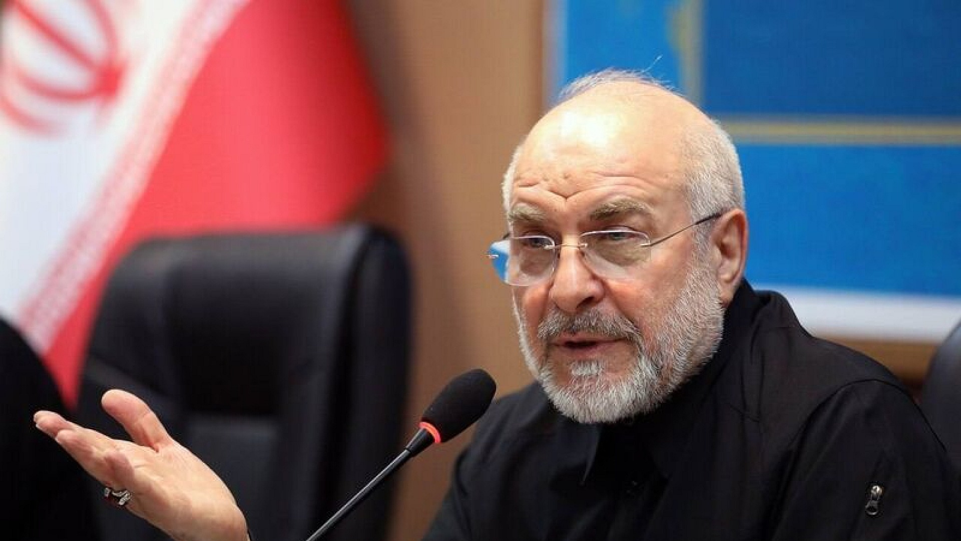 İran, düşmana karşılık vermeye hazır olduğunu duyurdu