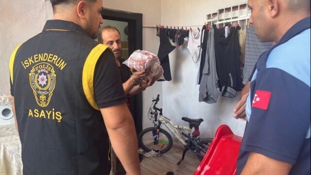 İskenderun'da bozulan etleri satmaya hazırlanan 4 kişi yakalandı