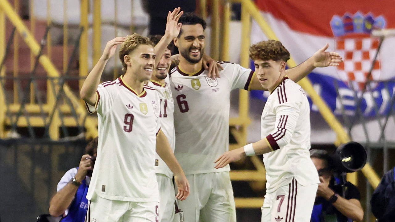 İspanya, Hırvatistan'ı 2-1 ile geçerek 4'te 4 yaptı