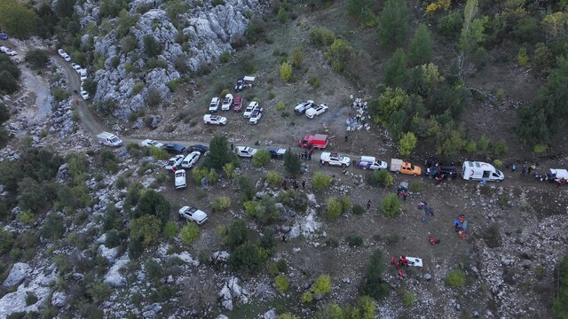 Isparta'da İHH gönüllülerinin kurtarma çalışmaları sürüyor