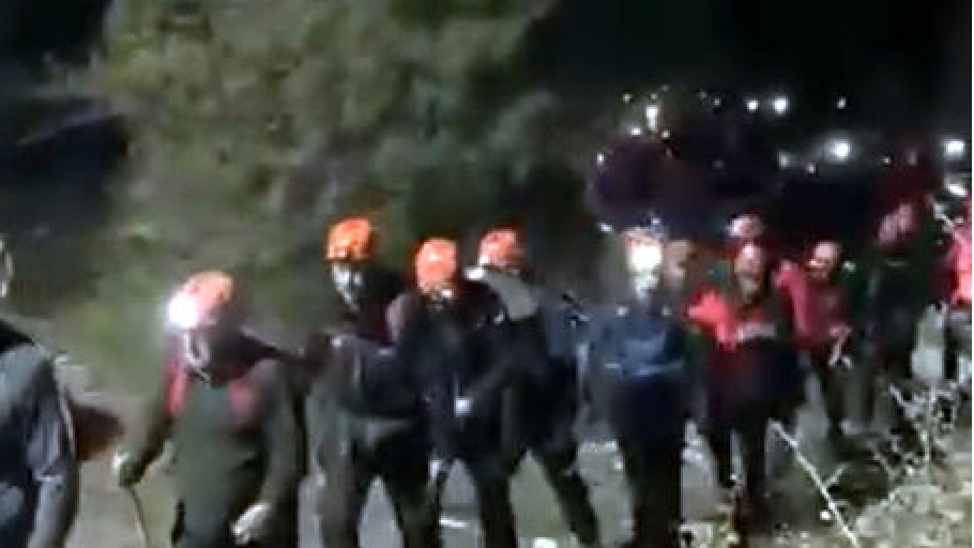 Isparta'da mahsur kalan 10 kişilik İHH ekibi kurtarıldı