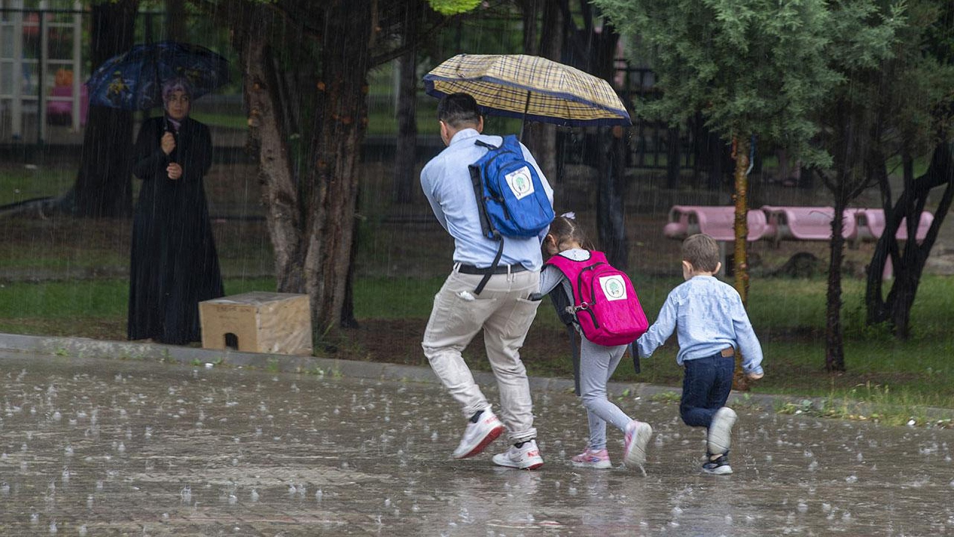 İstanbul'da 15 Ekim'de okullar tatil edildi
