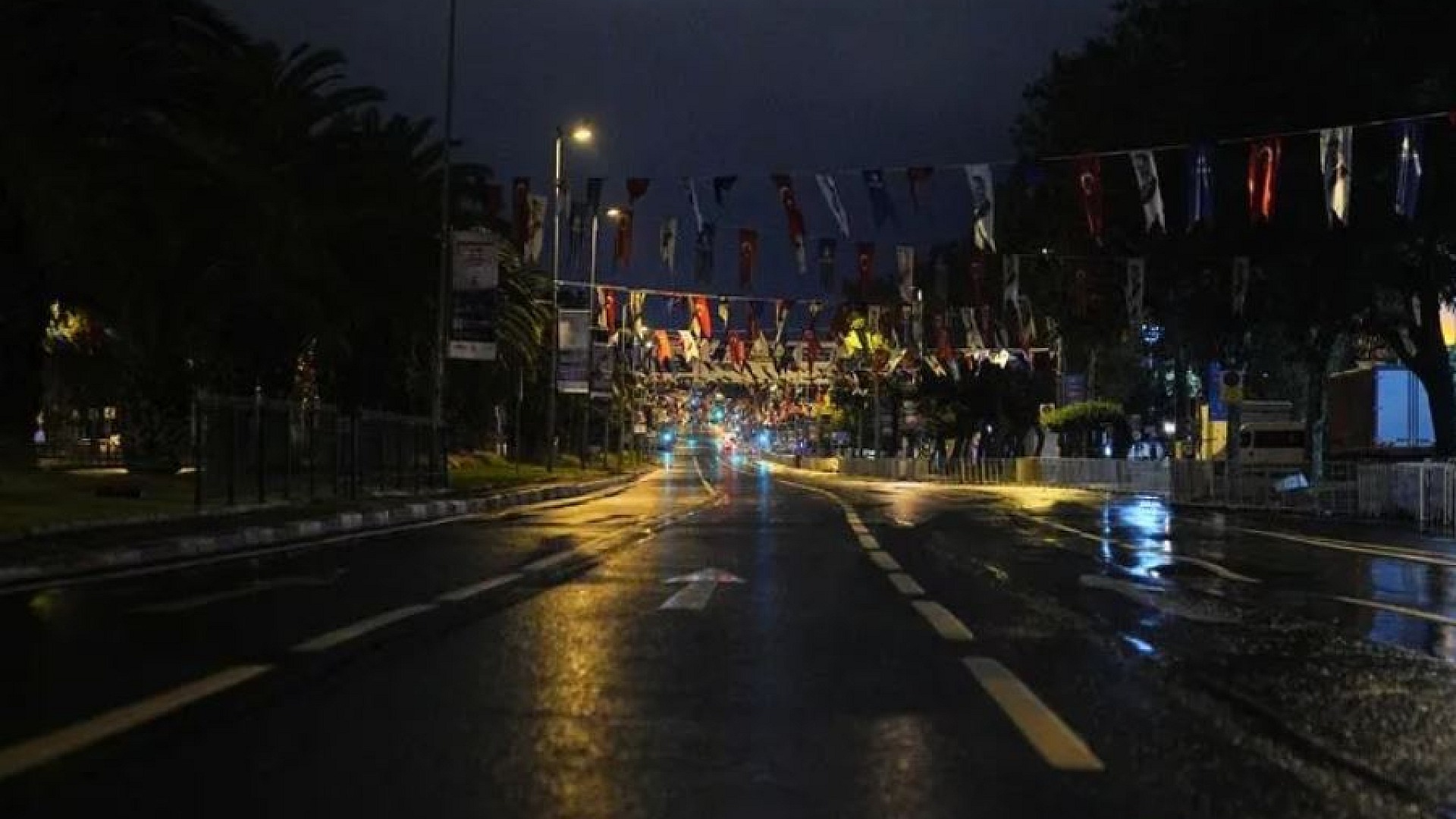 İstanbul'da Cumhuriyet Bayramı kutlamaları için yollar kapatıldı
