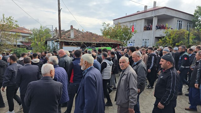 İstanbul'da iş kazasında hayatını kaybeden genç defnedildi