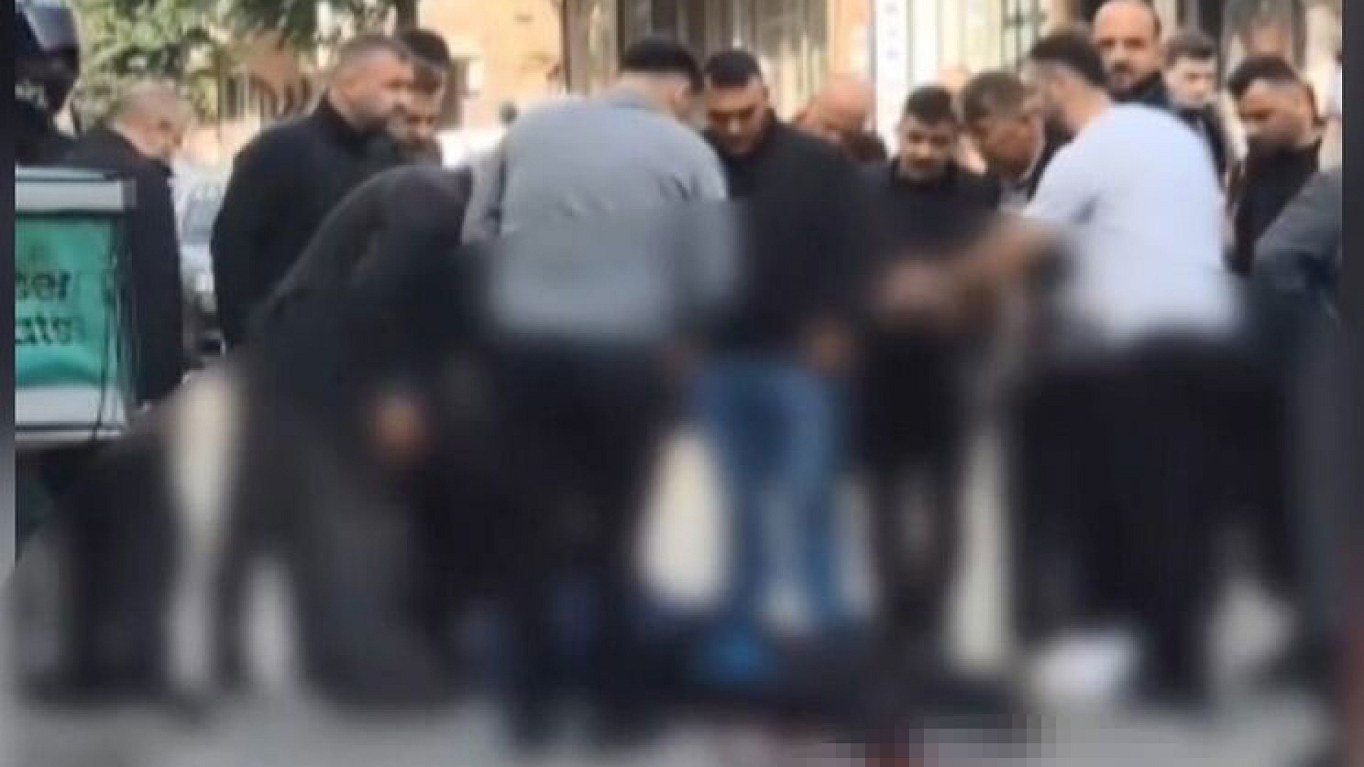 İstanbul'da kasap, eşine tavuk satan adamı bıçakladı