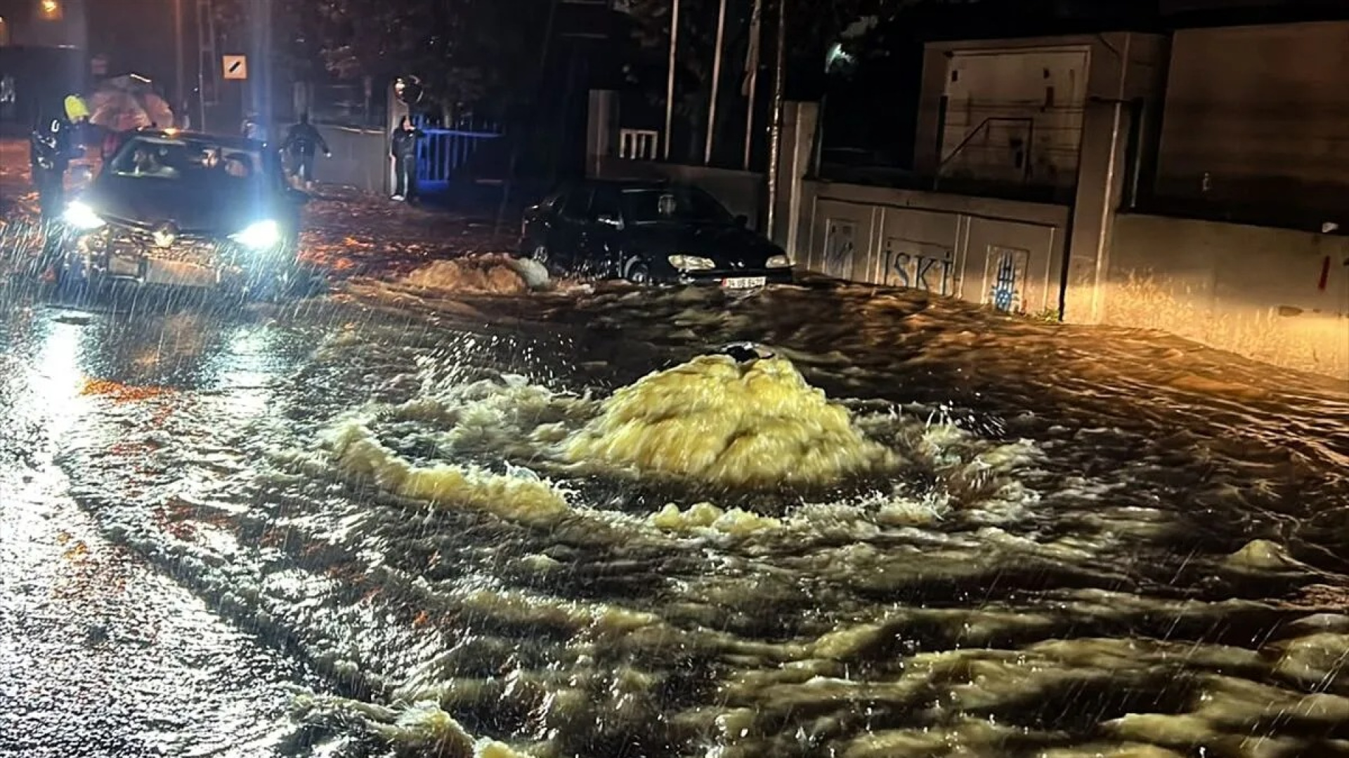 İstanbul'da yağışların ardından yeni su baskınları bekleniyor
