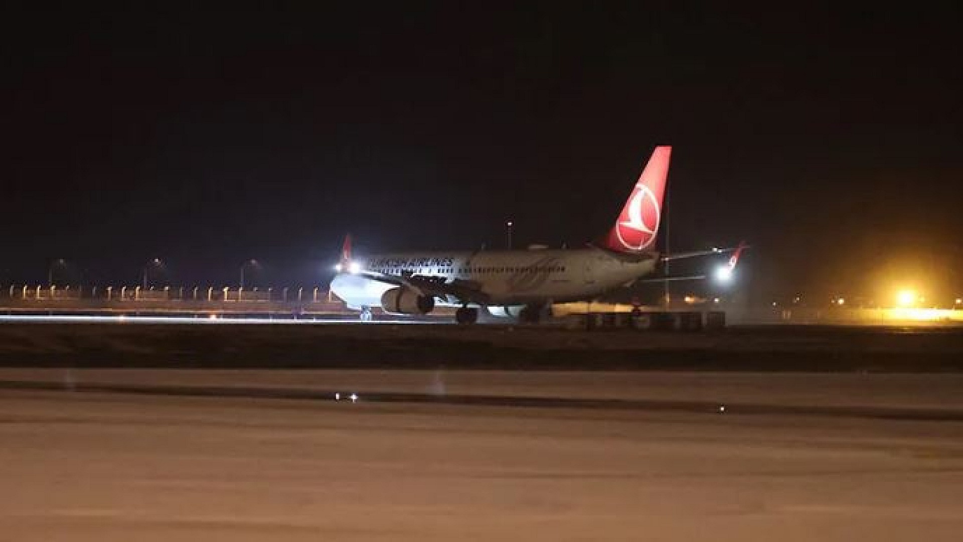 İstanbul'daki olumsuz hava koşulları nedeniyle 46 uçak