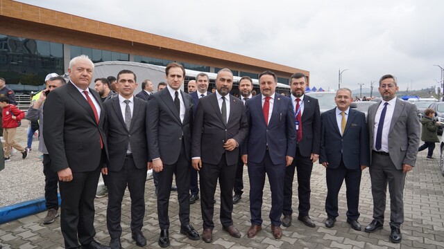 İstanbul Milletvekili Karayel, BARÜ'de etkinliği gezdi