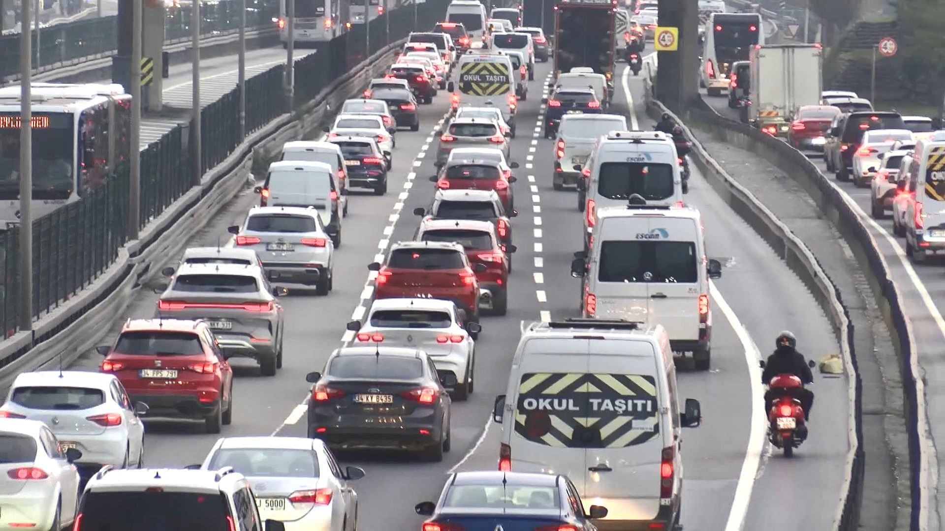 İstanbul trafiğinde pazartesi yoğunluğu yüzde 78'e ulaştı