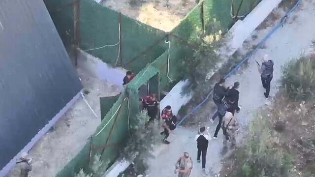 İzmir'de 30 yıl hapis cezasıyla aranan firari G.Ö. yakalandı