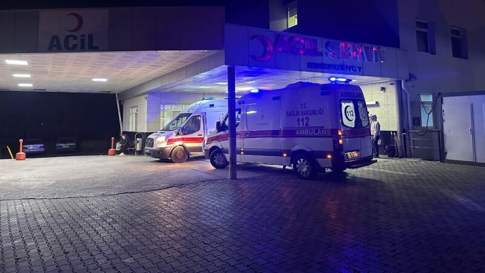 İzmir'de gıda zehirlenmesi: 80 işçi hastaneye kaldırıldı