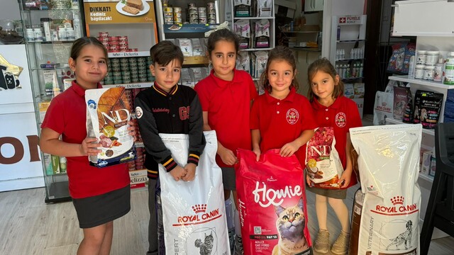 İzmir'de ilkokul öğrencileri sokak hayvanları için proje yaptı