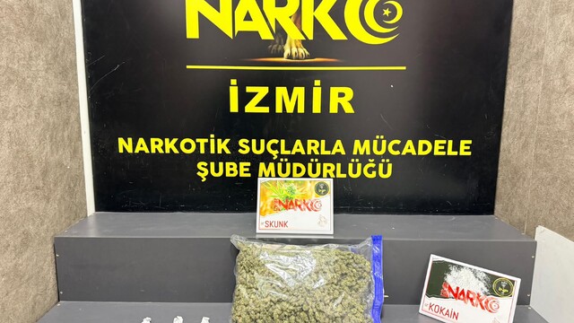 İzmir'de uyuşturucu operasyonu yapıldı, 2 kişi gözaltına alındı