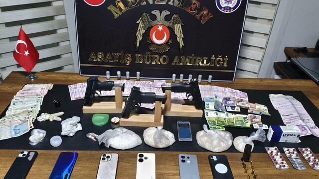İzmir'de uyuşturucu ve silah ticareti operasyonunda 5 gözaltı