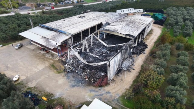 İznik'te yangında zarar gören soğuk hava deposu görüntülendi