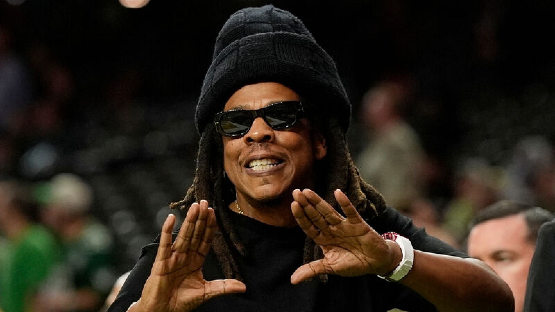 Jay-Z, 2027 Super Bowl devre arası gösterisinde sahne alacak