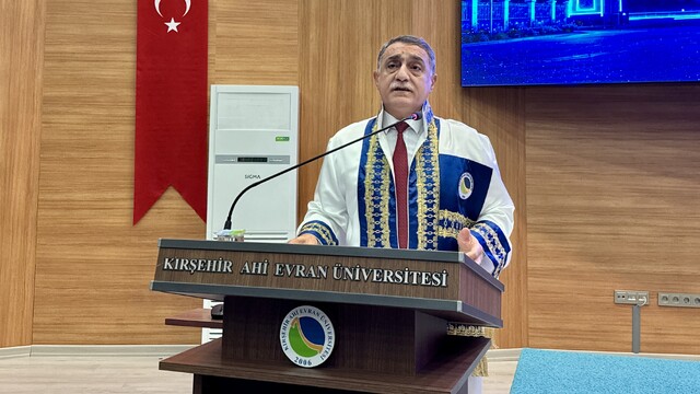 KAEÜ'de 95 akademisyene biniş giyme töreni düzenlendi