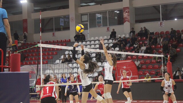 Kahramanmaraş Büyükşehir Belediyesi, Antepia'yı 3-0 yendi