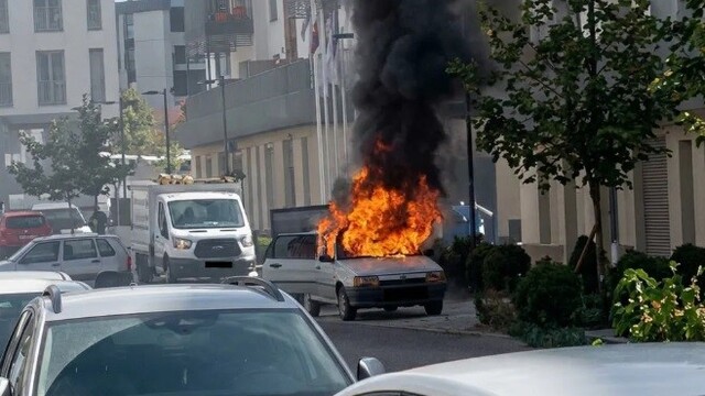 Kahramanmaraş'ta otomobil yangını söndürüldü