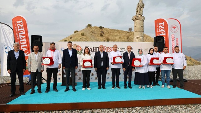 Kahta'da KAHTAFEST yemek festivaliyle lezzetler tanıtıldı