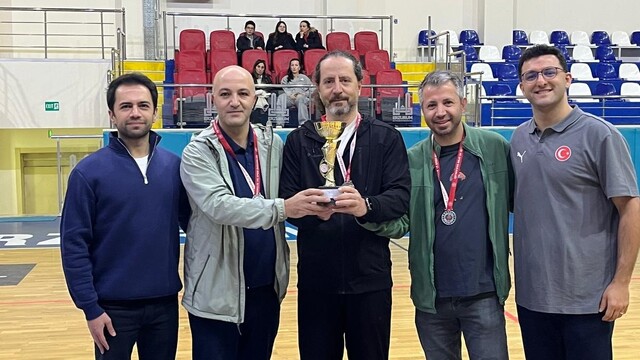 3X3 basketbol turnuvasının şampiyonu İl Emniyet Müdürlüğü