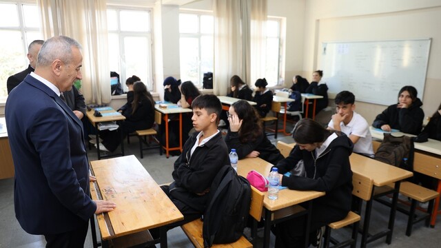 Karabük İl Milli Eğitim Müdürü Akbaş, öğrencilerle buluştu