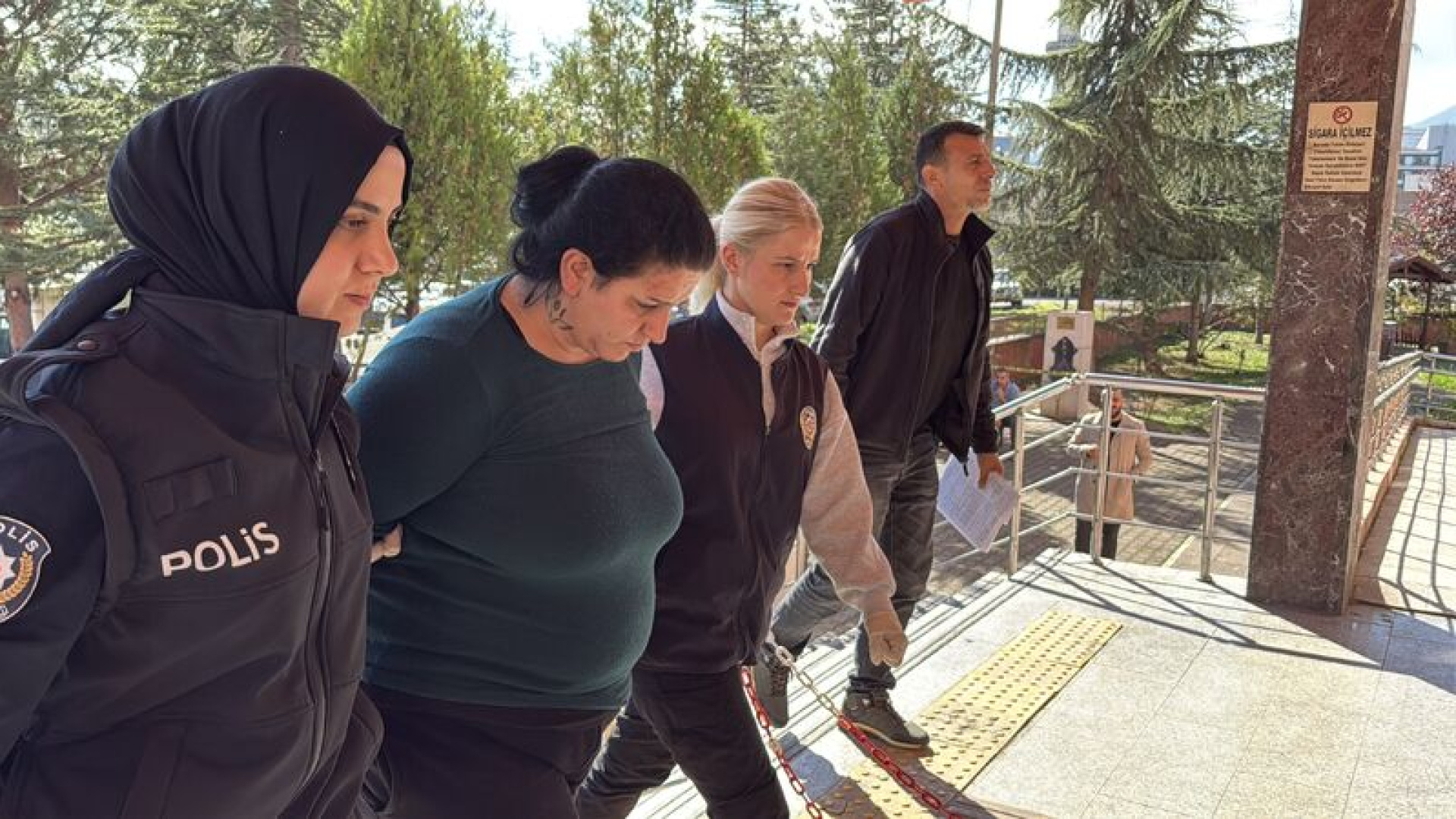 Karabük'te kıskançlık yüzünden bıçaklı saldırı: 1 yaralı