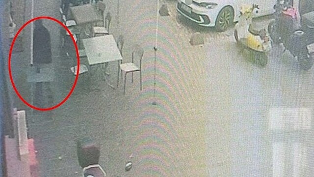 Karabük'te para isteyip reddedilen şahıs masayı devirdi