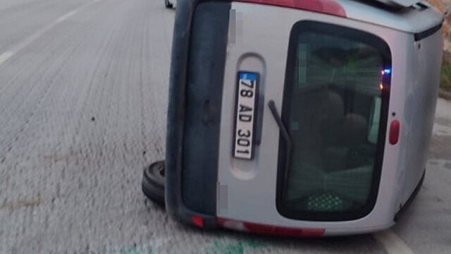 Karabük'te trafik kazasında bir otomobil devrildi, 1 yaralı