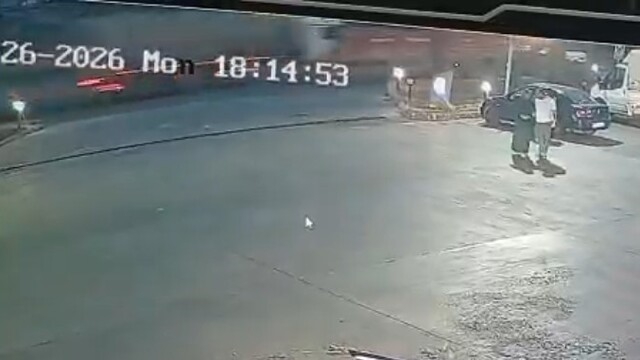 Karapınar'da pancar yüklü traktöre tır çarptı