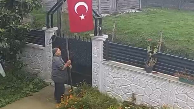 Karasu'da bayram coşkusu: 77 yaşındaki Mustafa Mankan astı