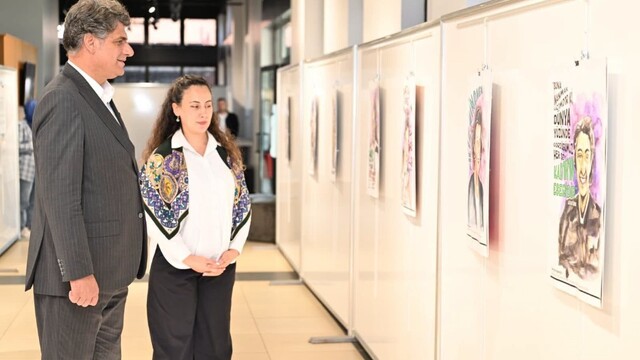 Kartepe'de cumhuriyet'in öncü kadınları sergisi açıldı