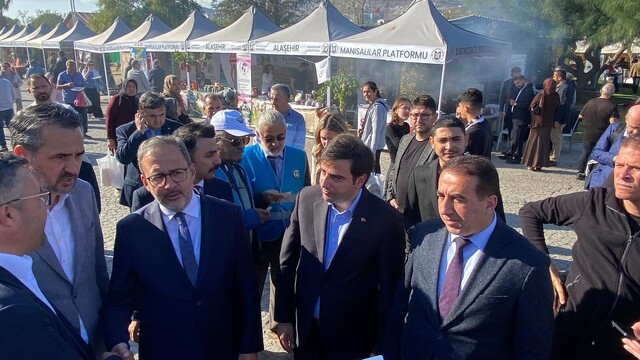 Kasapoğlu, Alaşehir yöresel ürünlerini Manisa'da tanıttı