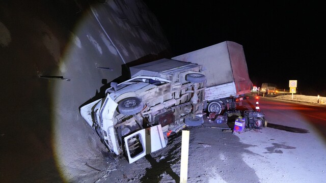 Kastamonu'da iki kamyonet çarpıştı, 9 kişi yaralandı