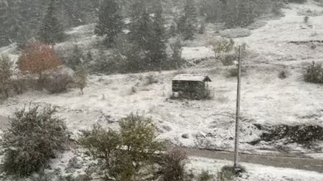 Kastamonu'da yüksek rakımlı köyler karla kaplandı