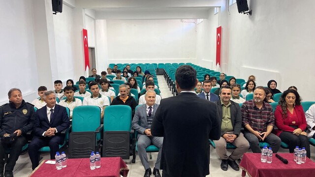 Kaymakam Kandemir, üniversite adaylarına destek verdi