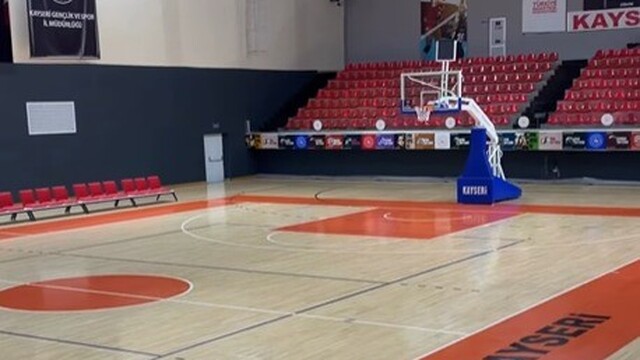 Kayseri Atatürk Spor Salonu yenilendi ve sporculara açıldı
