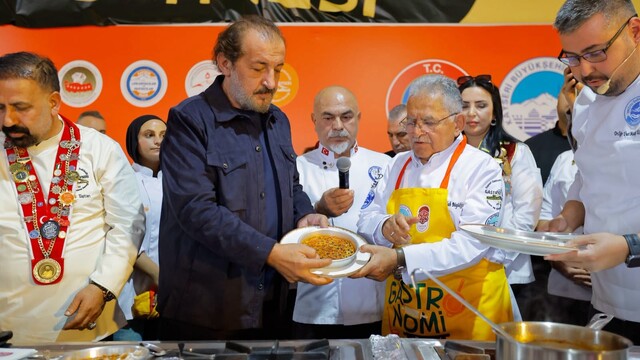 Kayseri'de 4. Gastronomi Günleri'nde ünlü şefler buluştu