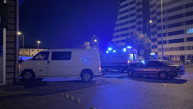 Kayseri'de otomobil ve minibüs çarpıştı: 2 yaralı