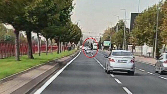 Kayseri'de otomobille çarpışan motosiklet sürücüsü yaralandı