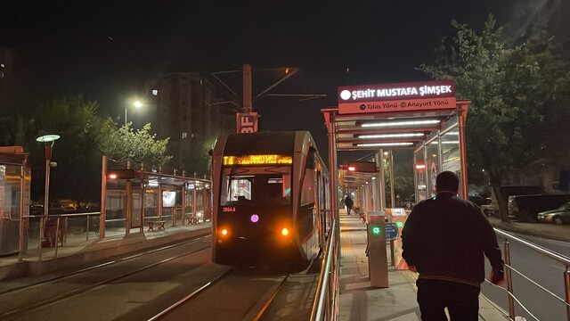 Kayseri'de tramvay, 68 yaşındaki yayayı ağır yaraladı