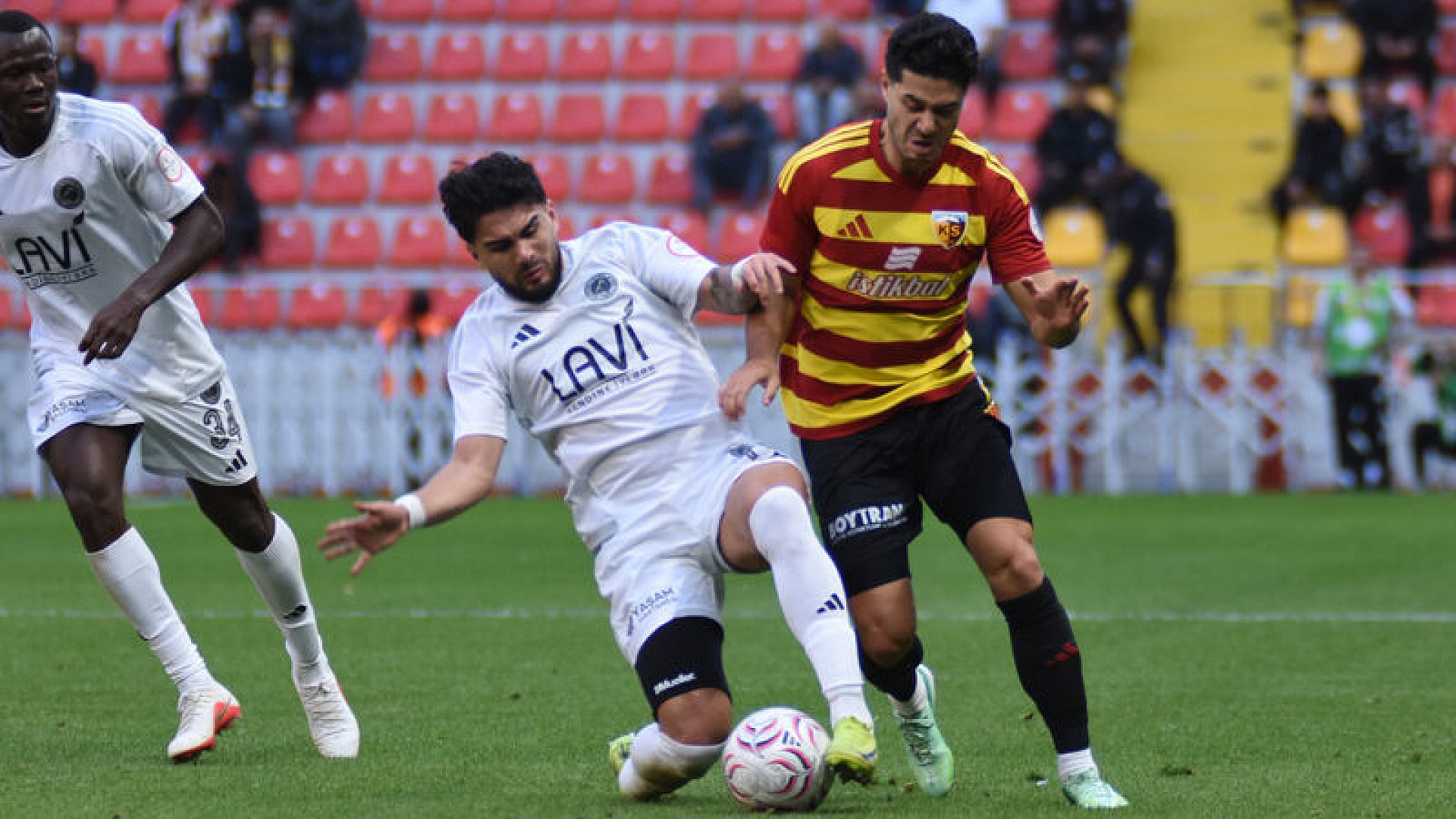 Kayserispor ve Batman Petrolspor 2-2 berabere kaldı