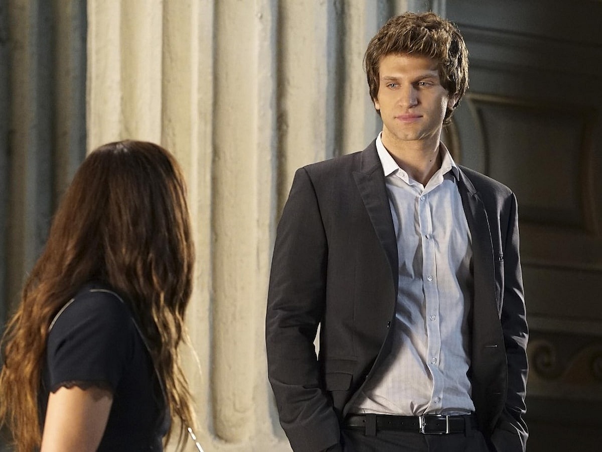 Keegan Allen West Hollywood'da silahlı soyguna uğradı