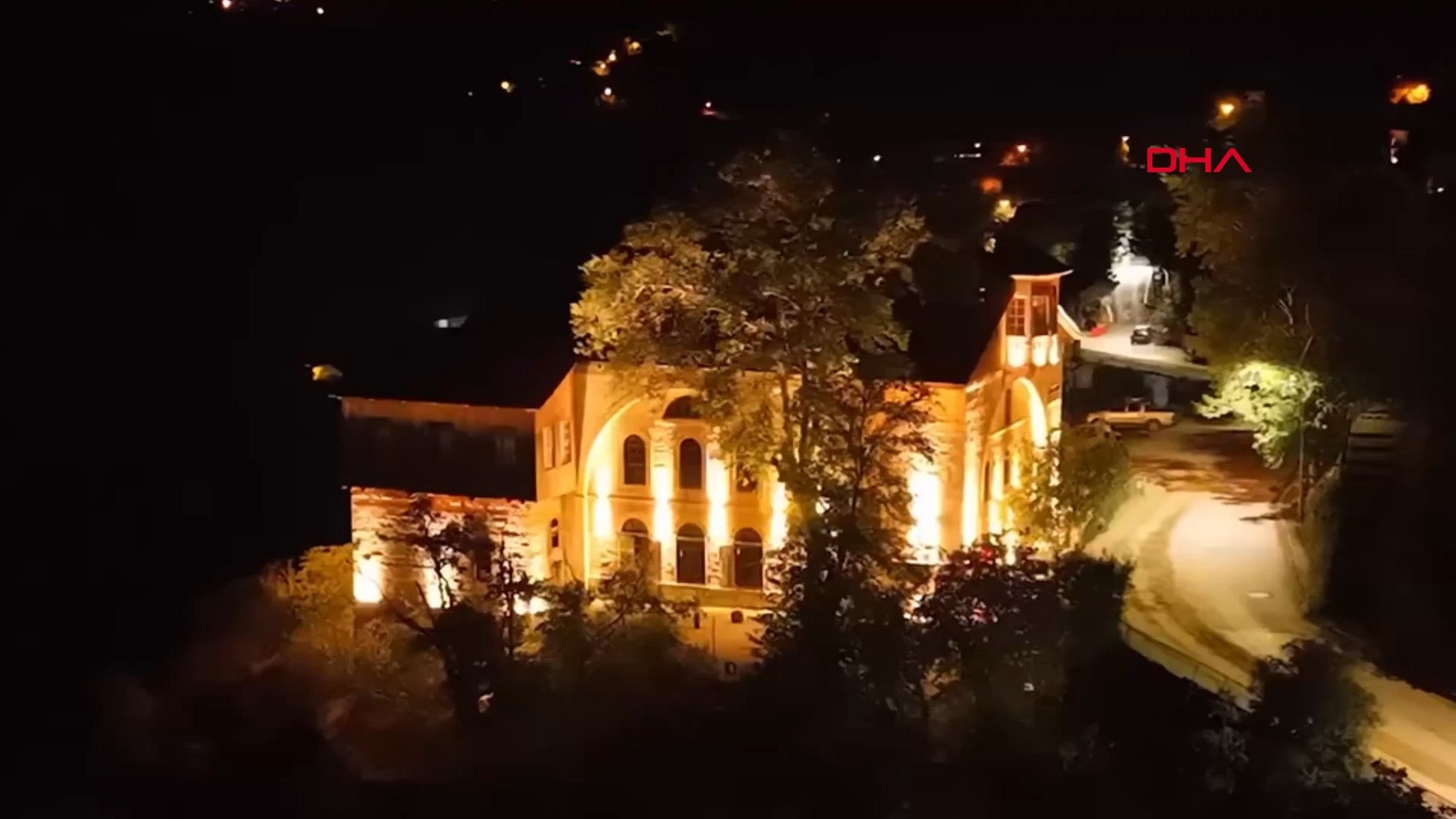 Kemaliye'deki tarihi mekanlara aydınlatma çalışması yapıldı
