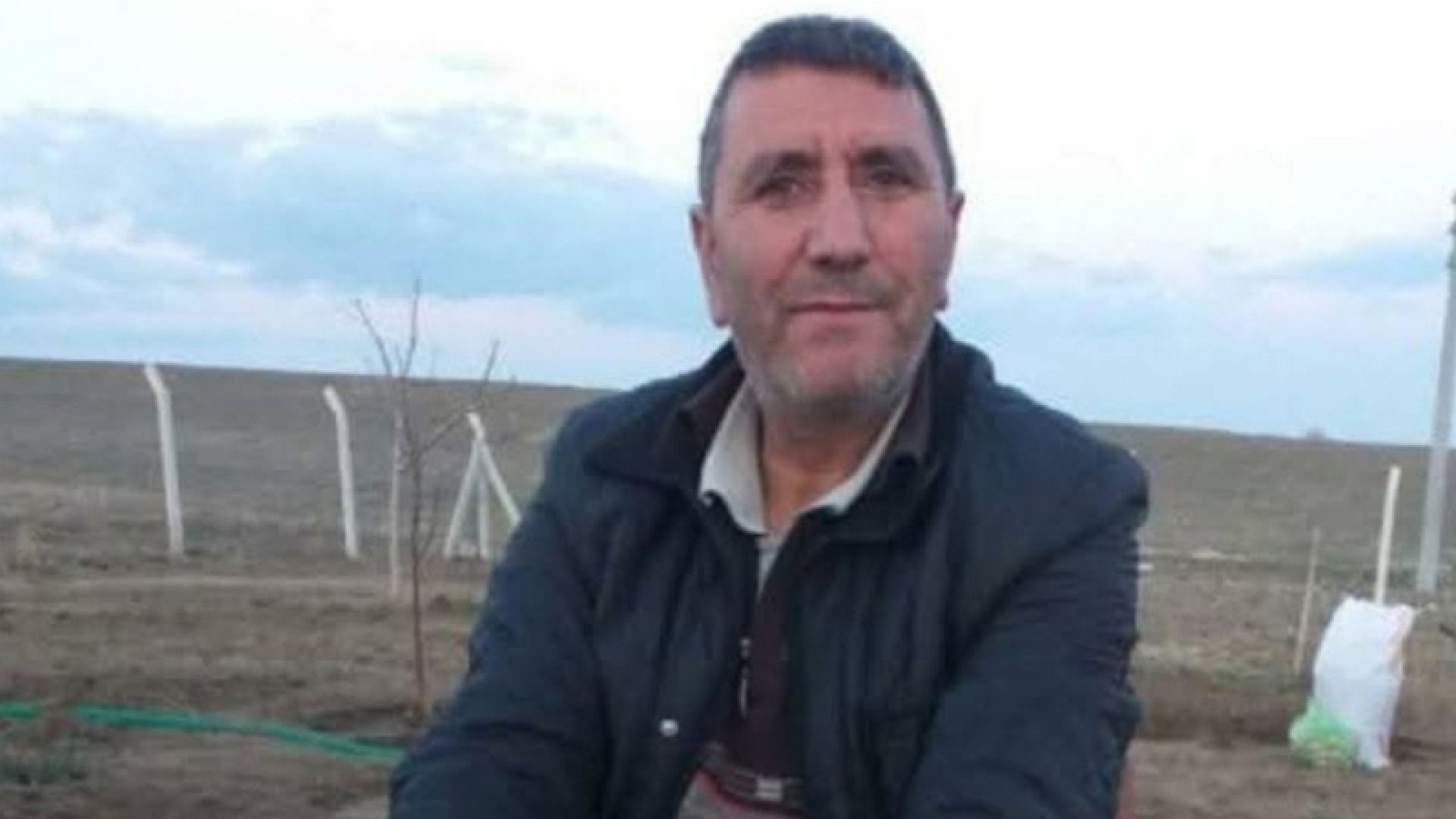 Kesilen ağaç Beyazıt Yeşilöz'ün üzerine düştü
