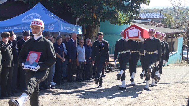 Kıbrıs gazisi Hamit Altıntaş, Kocaeli'de uğurlandı